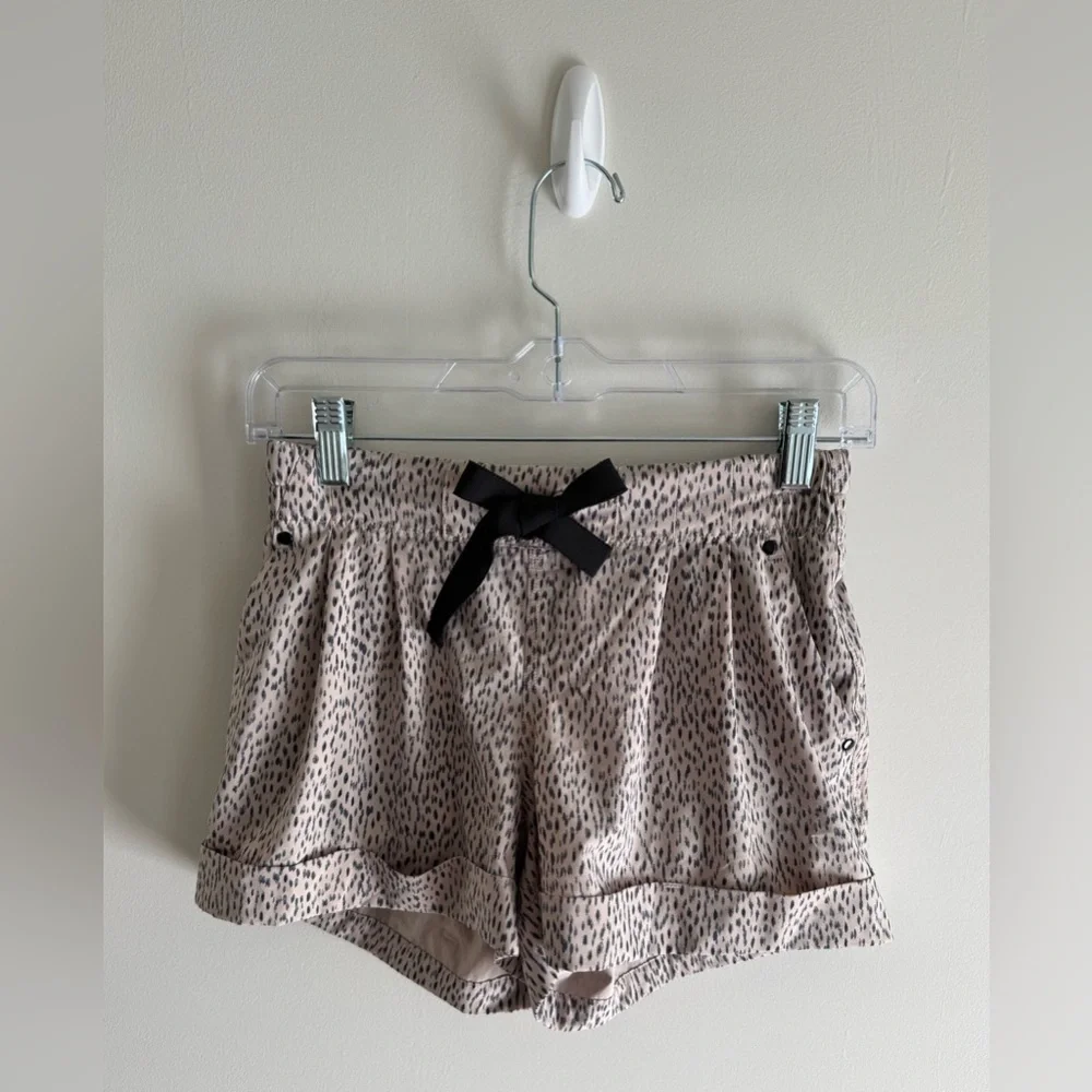 Lululemon Spring Break Away Shorts *4-way Stretch